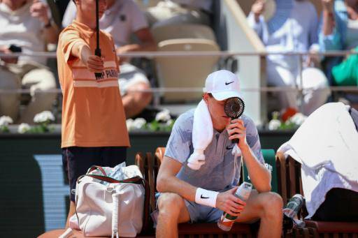 Juan Manuel Cerúndolo y el calor fulminan a Sinner en Roland Garros