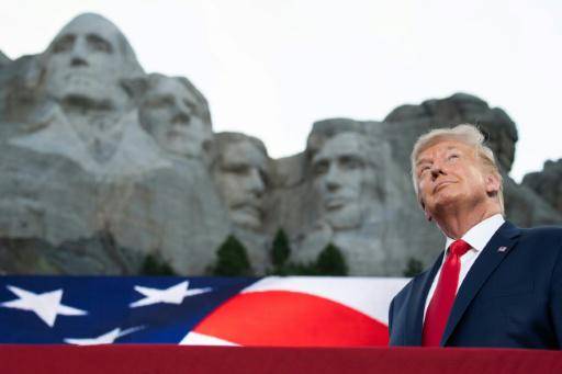 Trump viaja al Monte Rushmore por 250 años de independencia de EEUU
