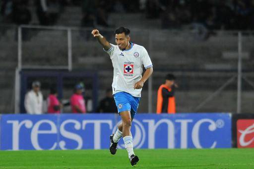 Cruz Azul vence a Pumas y se acerca al récord de puntos del fútbol mexicano