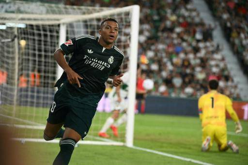 Kylian Mbappé deja Nike y firma con la marca suiza On