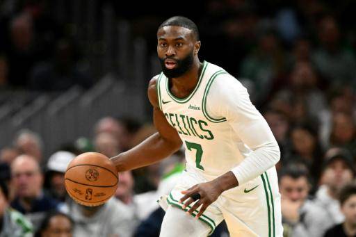 Brown anota 30 puntos y los Celtics ganan cuatro al hilo en la NBA