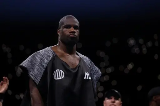 El boxeador británico Dubois gana el título mundial de los pesos pesados de la OMB