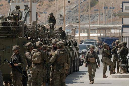 Detenidos 12 migrantes marroquíes por apedrear a militares españoles en Ceuta