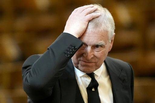 El expríncipe Andrés pudo haber transmitido información confidencial a Epstein