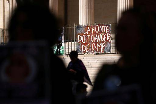 Un hombre de Reino Unido se declara culpable de 32 delitos sexuales contra su pareja dormida o drogada