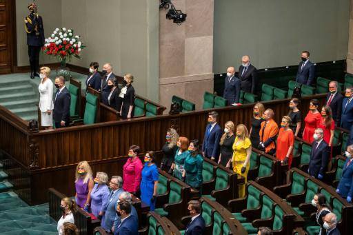 Polonia organizará polémicos referéndums el mismo día que las legislativas