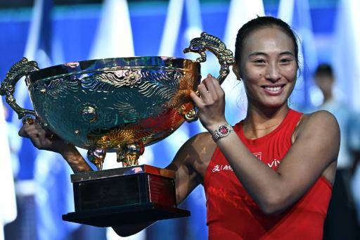 La tenista china Zheng Qinwen gana el torneo de Pekín, su primer WTA 1000