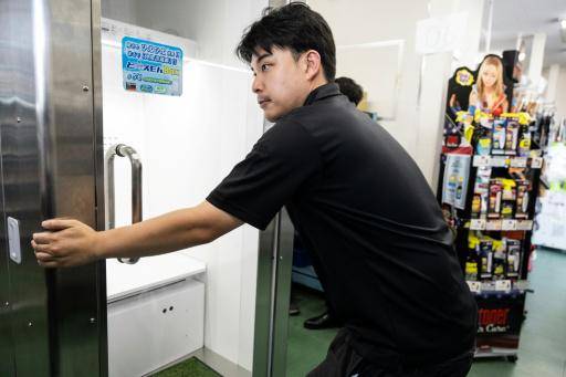 Un refrigerador para humanos alivia a los trabajadores japoneses durante la ola de calor