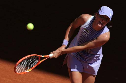 Swiatek pasa con facilidad a la tercera ronda de Roland Garros
