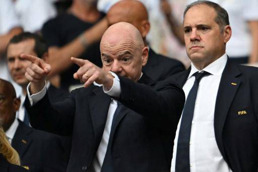 Manual de instrucciones para comprender la guerra de poder en el fútbol mundial