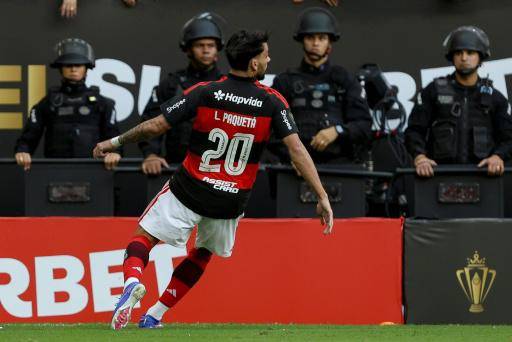 El mediocampista del Flamengo Lucas Paquetá durante la final de la Supercopa de Brasil contra el Corinthians, en la Arena BRB Mané Garrincha, en Brasilia, el 1 de febrero de 2026