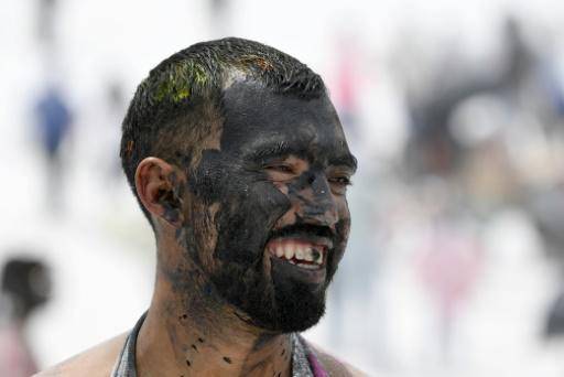 Lejos del racista blackface un carnaval se disfraza de afro en Colombia