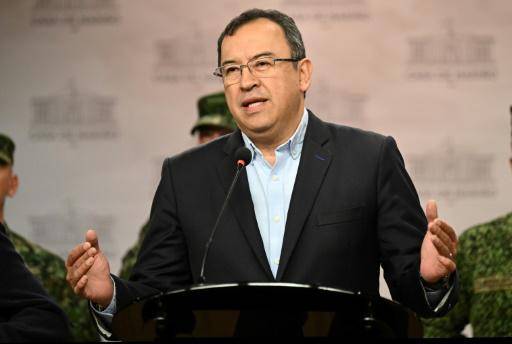 El ministro del Interior de Colombia, Alfonso Prada, comparece ante la prensa el 4 de enero de 2023 en Bogotá