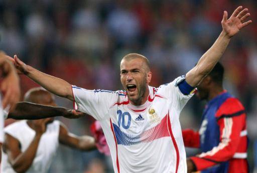 Cuando España quería jubilar a Zidane hace 20 años y no lo consiguió