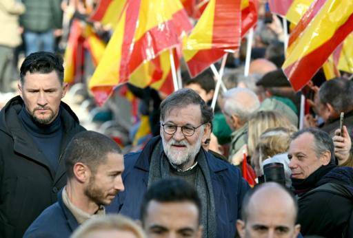 Políticos franceses denuncian racismo de expresidente español por artículo sobre la selección