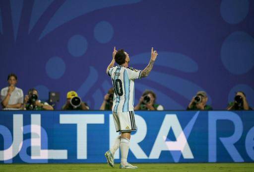 Messi pone al mundo a sus pies, Ronaldo debuta en el Mundial