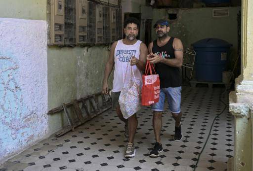En Cuba, resolver la crisis día tras día pasa factura