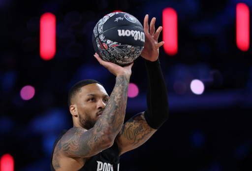 Damian Lillard durante su participación en el concurso de triples de la NBA el 14 de febrero de 2026