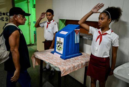 Cuba vota en comicios municipales, la oposición denuncia presiones