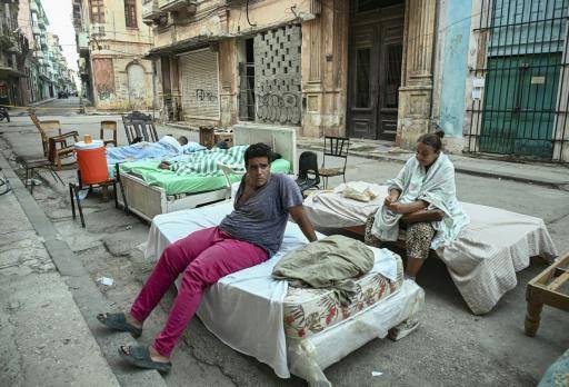 En Cuba, resolver la crisis día tras día pasa factura