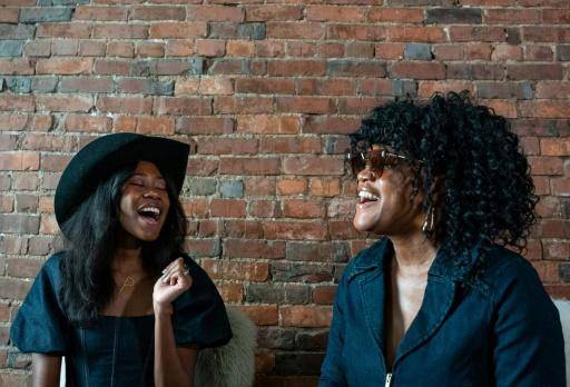 Del hip-hop al country, madre e hija negras se abren camino en Nashville