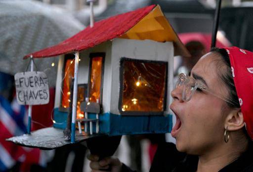 Protestan en Costa Rica por una supuesta amenaza de la presidenta a la democracia