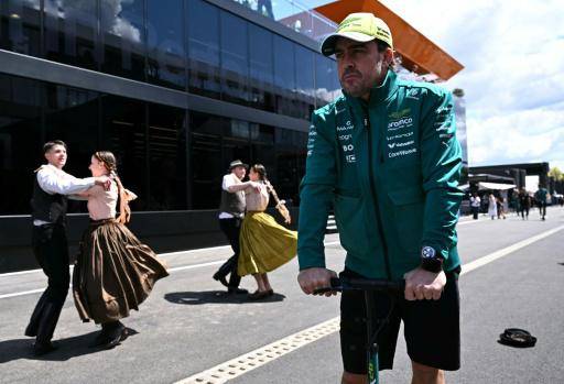 Ferrari enseña las garras a Mercedes en los libres en Hungría