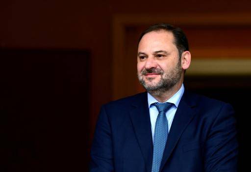 Pedro Sánchez defiende seguir pese a las dificultades tras la condena a su ex mano derecha