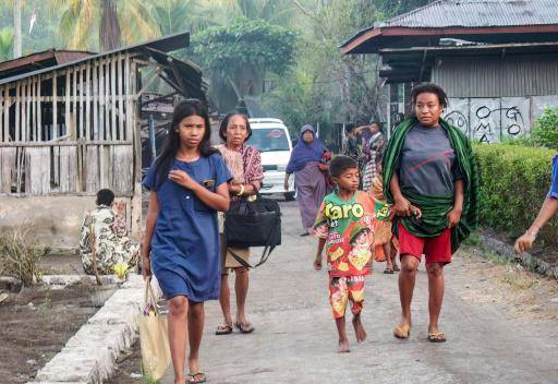 Terremoto de magnitud 7,7 golpea Indonesia