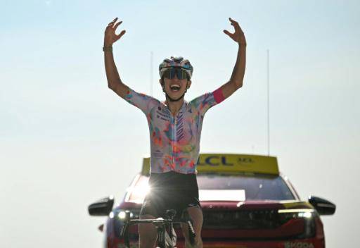 Niewiadoma conquista el Ventoux y se viste de amarillo en el Tour femenino