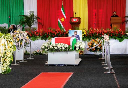 El velatorio del expresidente de Surinam Chan Santokhi, en la sede de su Partido Reformista Progresista (VHP), en Paramaribo, el 7 de abril de 2026
