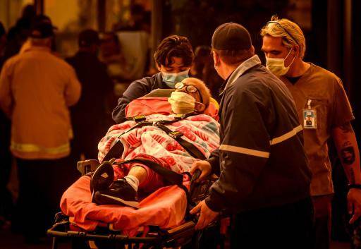 Incendios en Los Ángeles: los vientos amainan, las críticas se multiplican