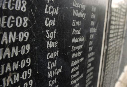 Un muro con los nombres de militares británicos fallecidos en Afganistán desde el año 2001, en el Cementerio Británico de Kabul, fotografiado el 22 de octubre de 2010