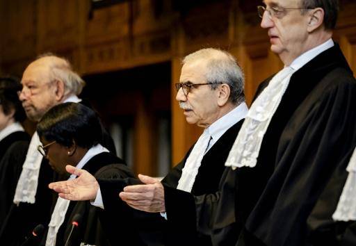 Nawaf Salam (c), presidente de la Corte Internacional de Justicia, abre la sesión del caso presentado por Nicaragua contra Alemania, el 8 de abril de 2024 en La Haya