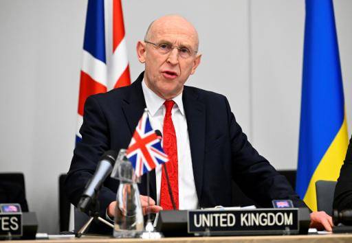 El ministro británico de Defensa, en Chipre tras el ataque a sus bases militares