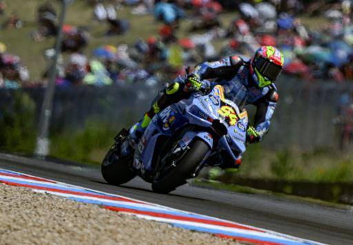 El piloto español de MotoGP Fermín Aldeguer firma con VR46