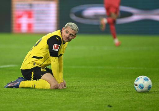 Leverkusen gana en Dortmund para seguir su persecución del Bayern