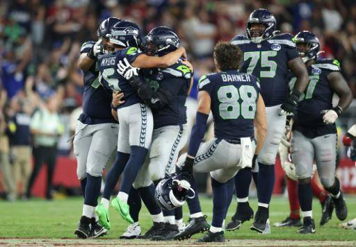 Los Seahawks resisten ante Cardinals con un gol de campo decisivo en la NFL