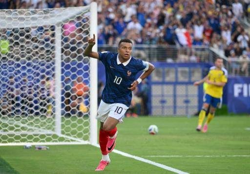 Mbappé y Olise hunden a Suecia y medirán la resistencia de Paraguay en octavos