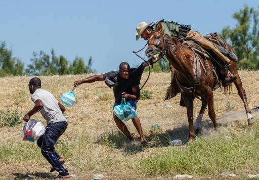 Cómo EEUU echa mano de amenazas y dólares para expulsar a migrantes a África
