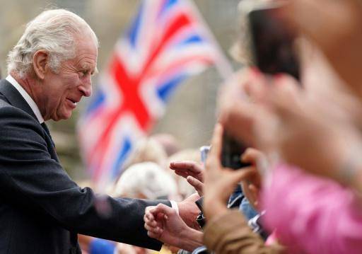 El rey Carlos III reanuda funciones públicas tras diagnóstico de cáncer