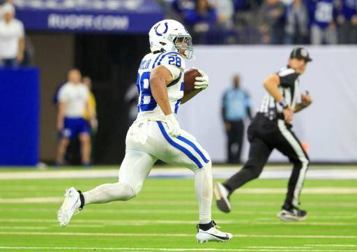 Jonathan Taylor anota tres touchdowns en el triunfo de los Colts sobre los Titans en la NFL