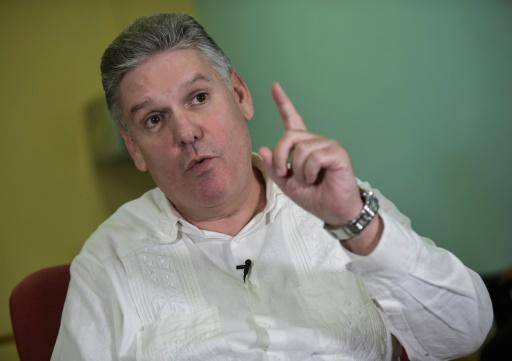 Condenan en Cuba a cadena perpetua a exministro de Economía