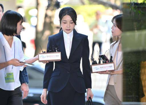 Arrestan a la esposa del destituido expresidente surcoreano Yoon