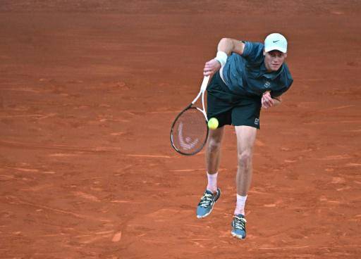 Jannik Sinner durante su victoria ante Benjamin Bonzi en la segunda ronda del Masters 1000 ATP de Madrid, el 24 de abril de 2026
