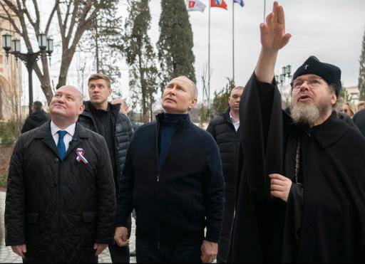 Putin visita ciudad de Mariúpol en Ucrania después de viaje a Crimea