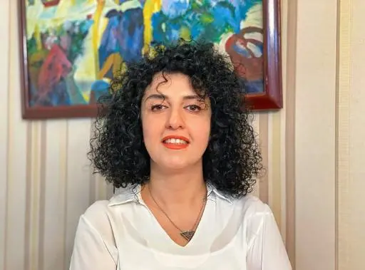 Foto proporcionada por la Fundación Narges Mohammadi el 2 de octubre de 2023 de esta Premio Nobel de la Paz sin fecha y sin ubicación