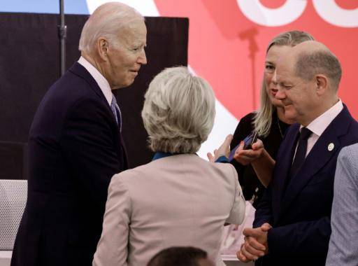 EEUU y Alemania entregarán vehículos blindados ligeros a Ucrania