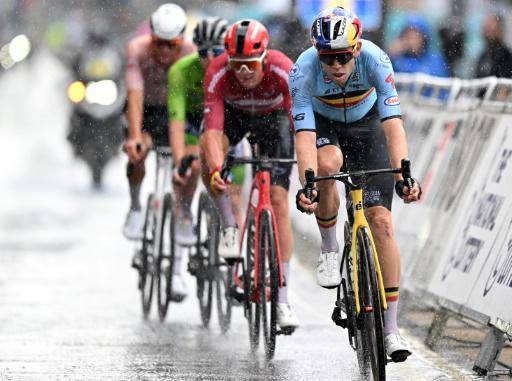 El neerlandés Mathieu Van der Poel se corona campeón del mundo de ciclismo en ruta