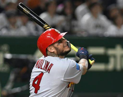 El entonces jugador de los Cardenales de San Luis Yadier Molina juega un partido de exhibición contra la selección de béisbol de Japón el 11 de noviembre de 2018 en Tokio